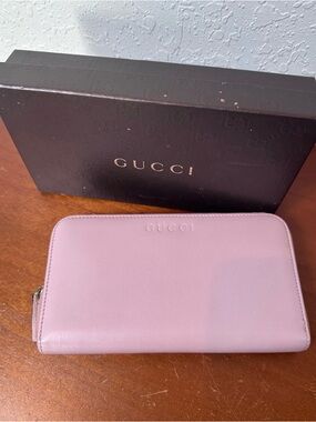 GUCCI Round Zipper Pink Long Wallet